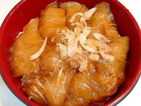 豪華に盛り付け☆むつの漬け丼